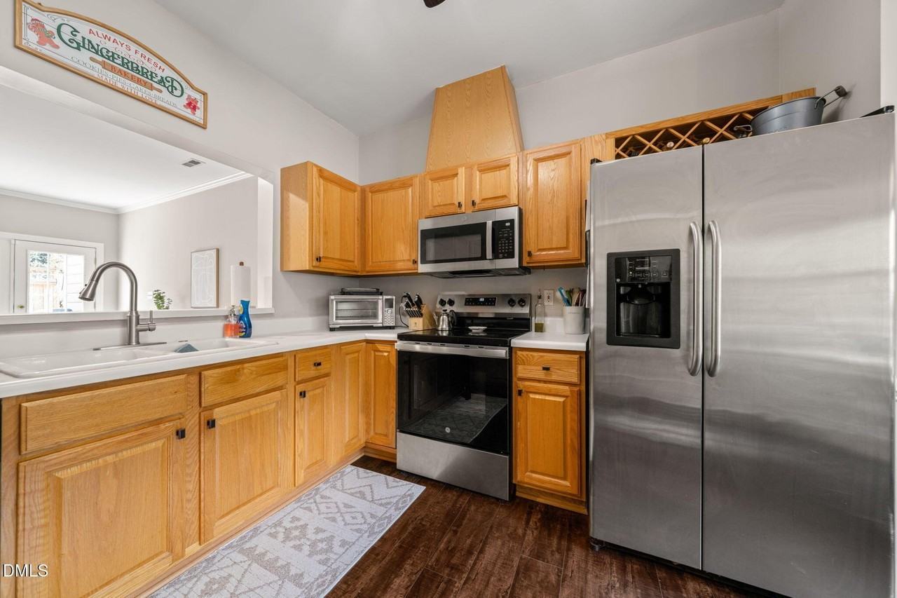 4323 Pine Springs Ct - Photo 4 of 38