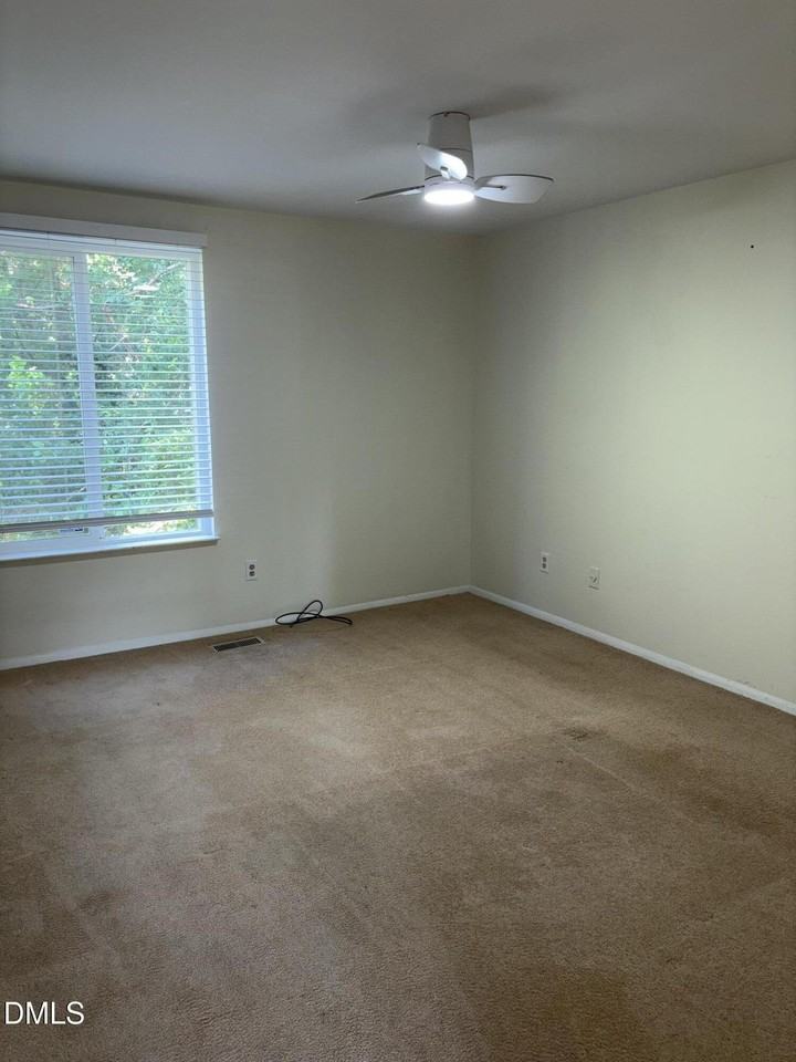 3901 Peppertree Pl - Photo 7 of 11