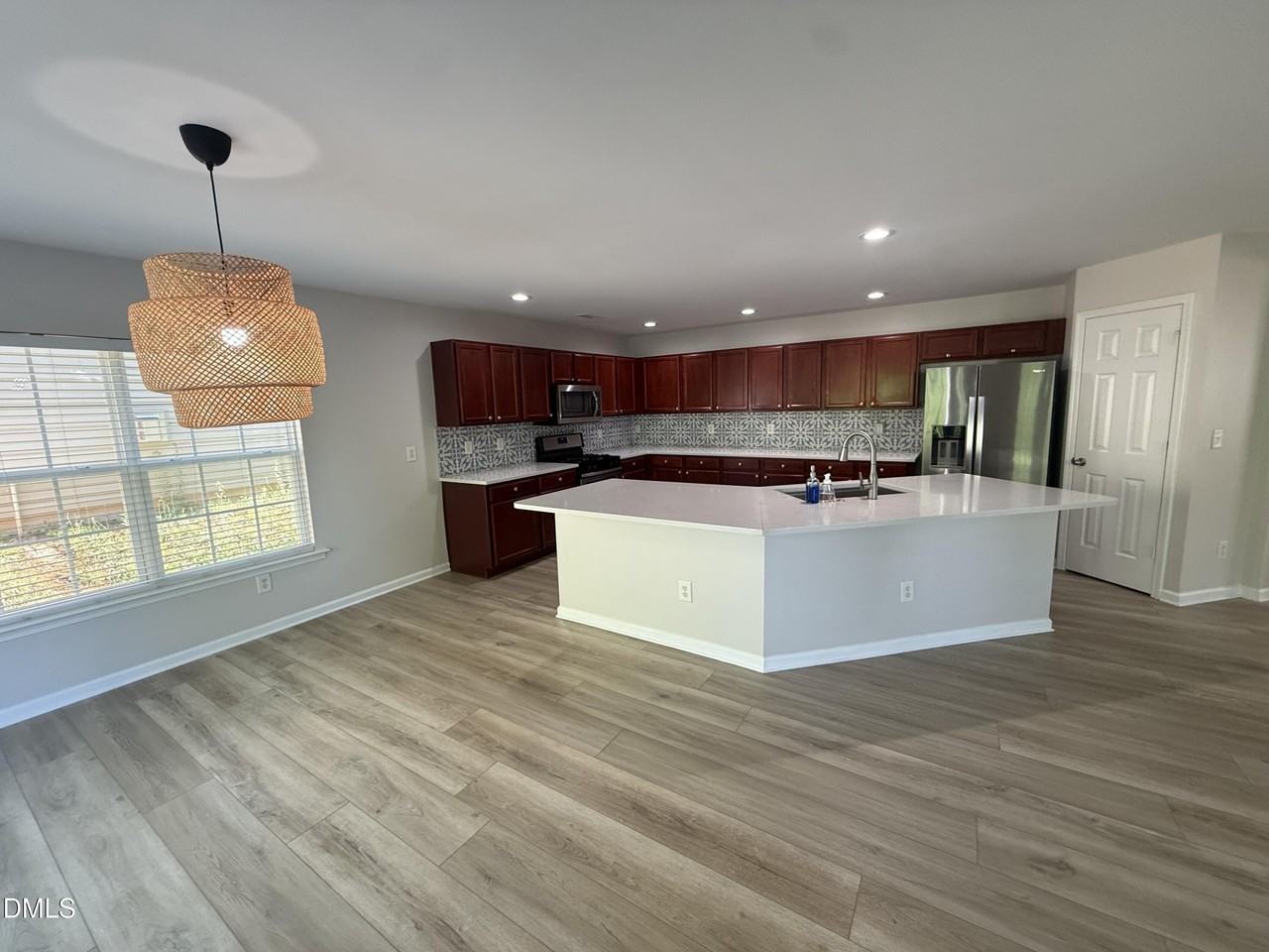 220 Milpass Dr - Photo 6 of 20