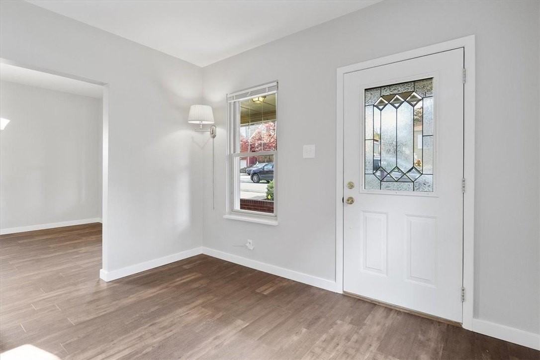 121 1st Ave - Photo 5 of 40