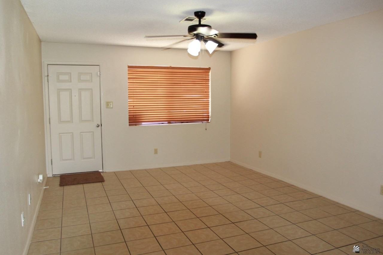 4563 W 18th Ln - Photo 5 of 18