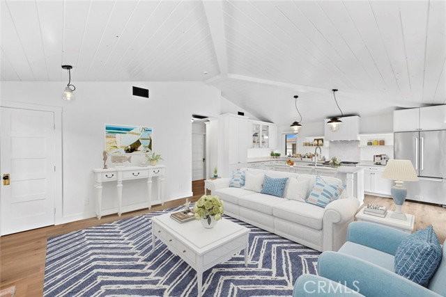 352 Cliff Dr - Photo 6 of 8
