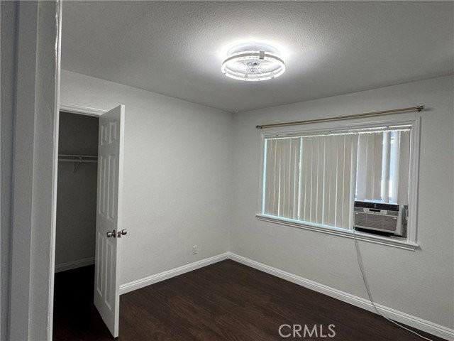 1041 W Acacia Ave - Photo 5 of 8