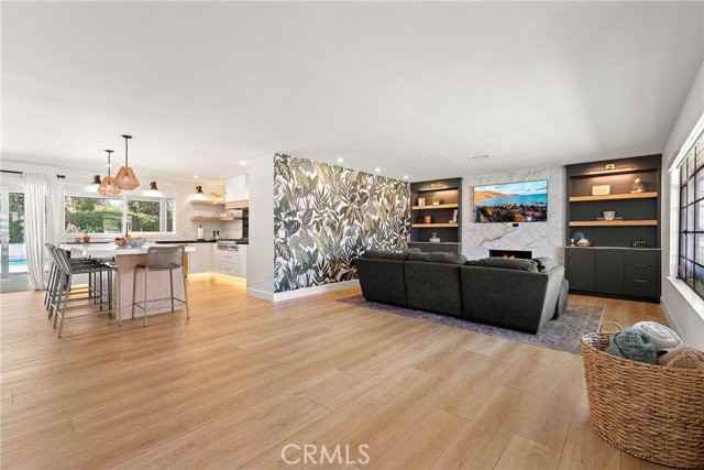 24701 Nympha Dr - Photo 3 of 8