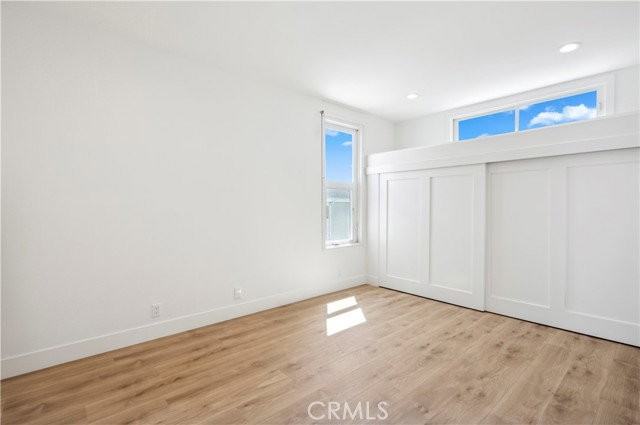 439 Carnation Ave #1-2 - Photo 6 of 8
