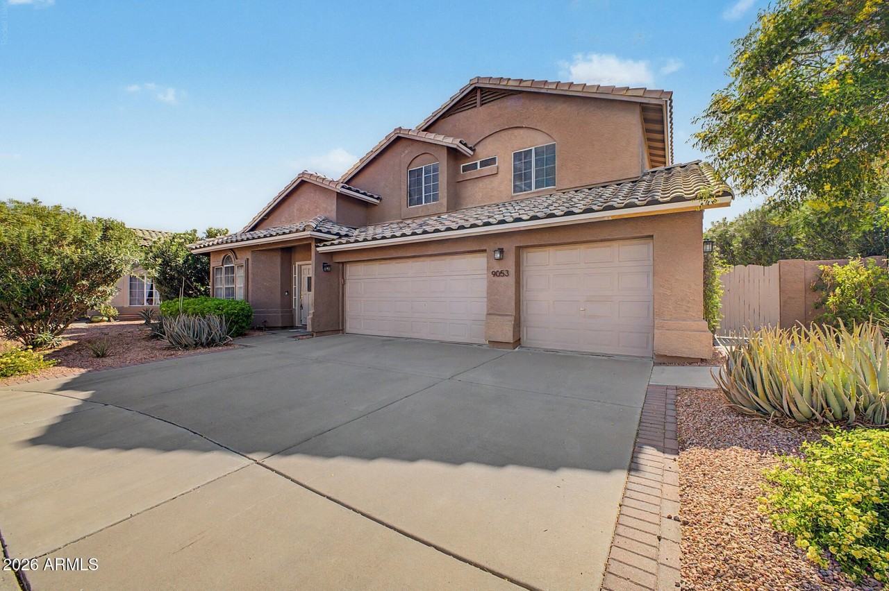 9053 W Banff Ln - Photo 3 of 39