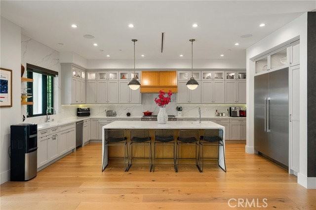 4365 Kraft Ave - Photo 5 of 8
