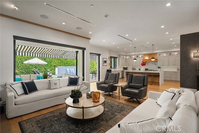 4365 Kraft Ave - Photo 7 of 8