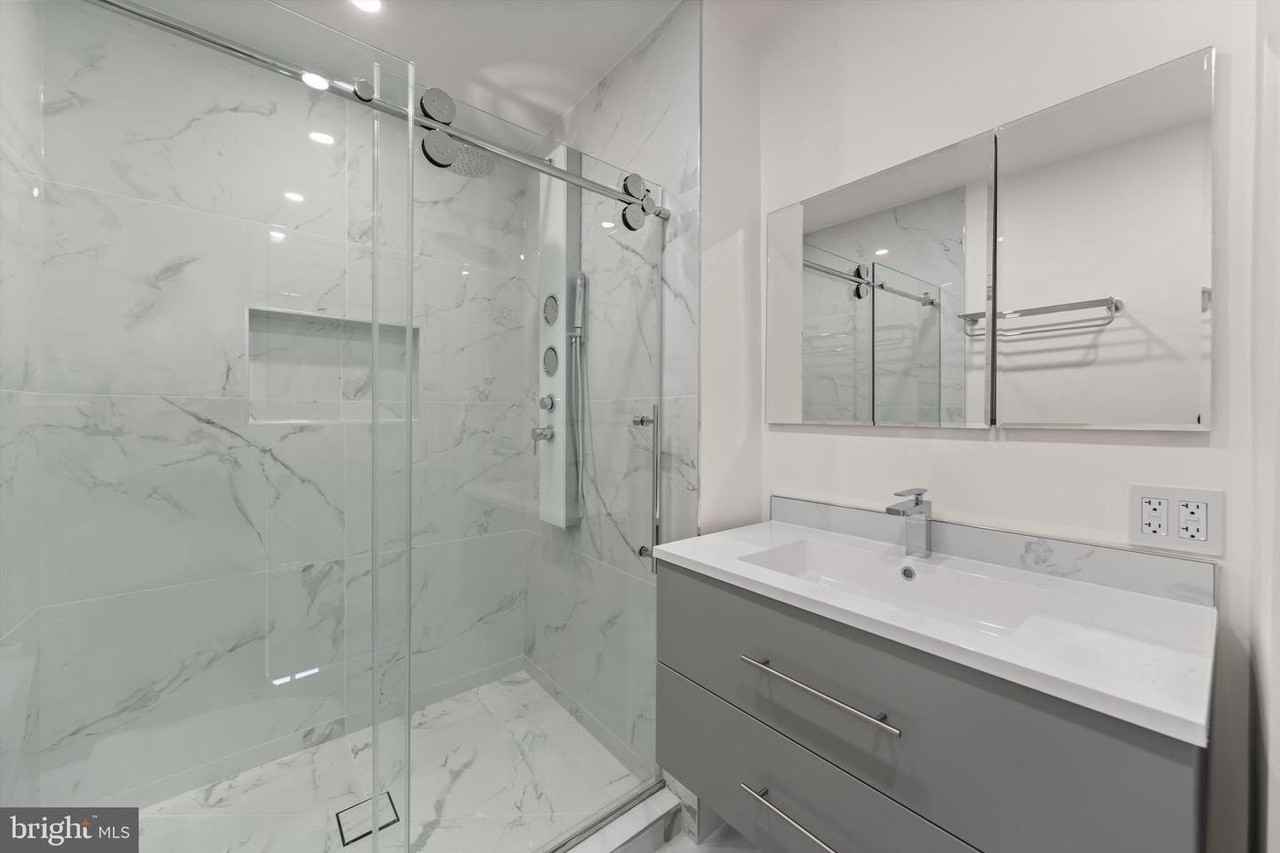 1525 35th St Nw - Photo 6 of 43