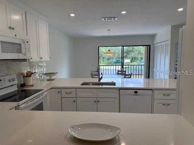 6120 Country Club Way #207 - Photo 6 of 20