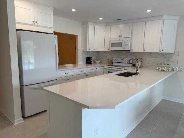 6120 Country Club Way #207 - Photo 7 of 20