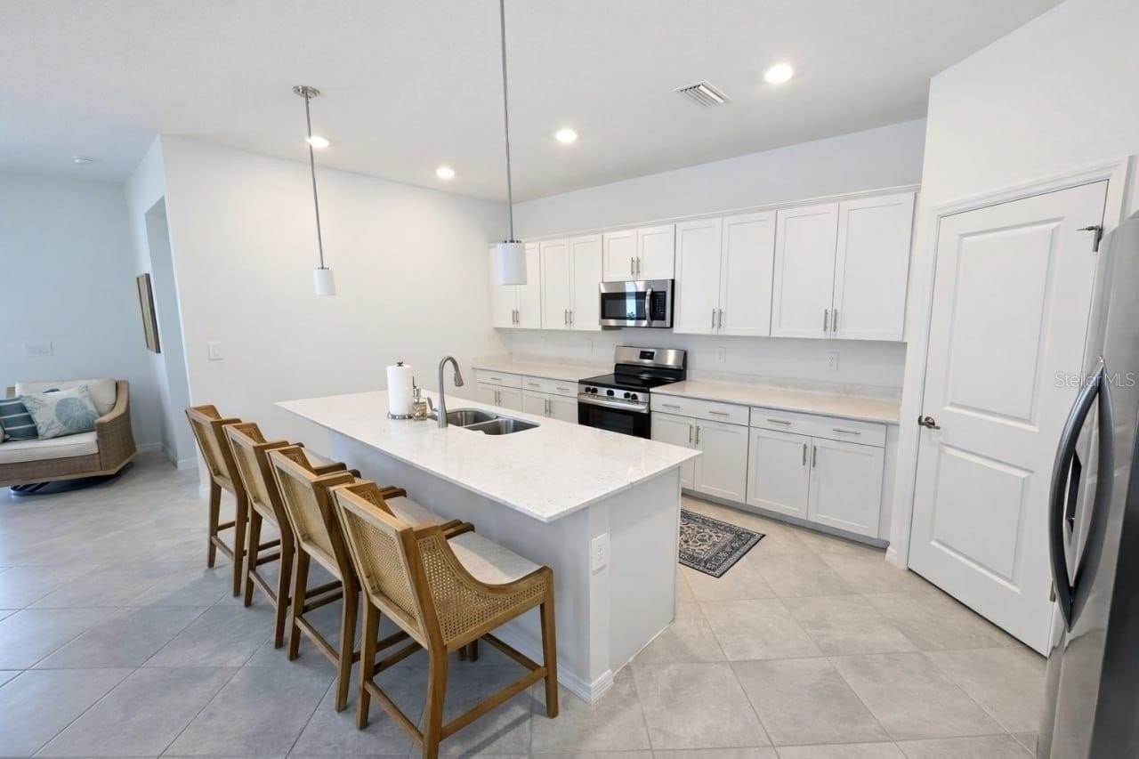 11399 Pinot Dr - Photo 2 of 38