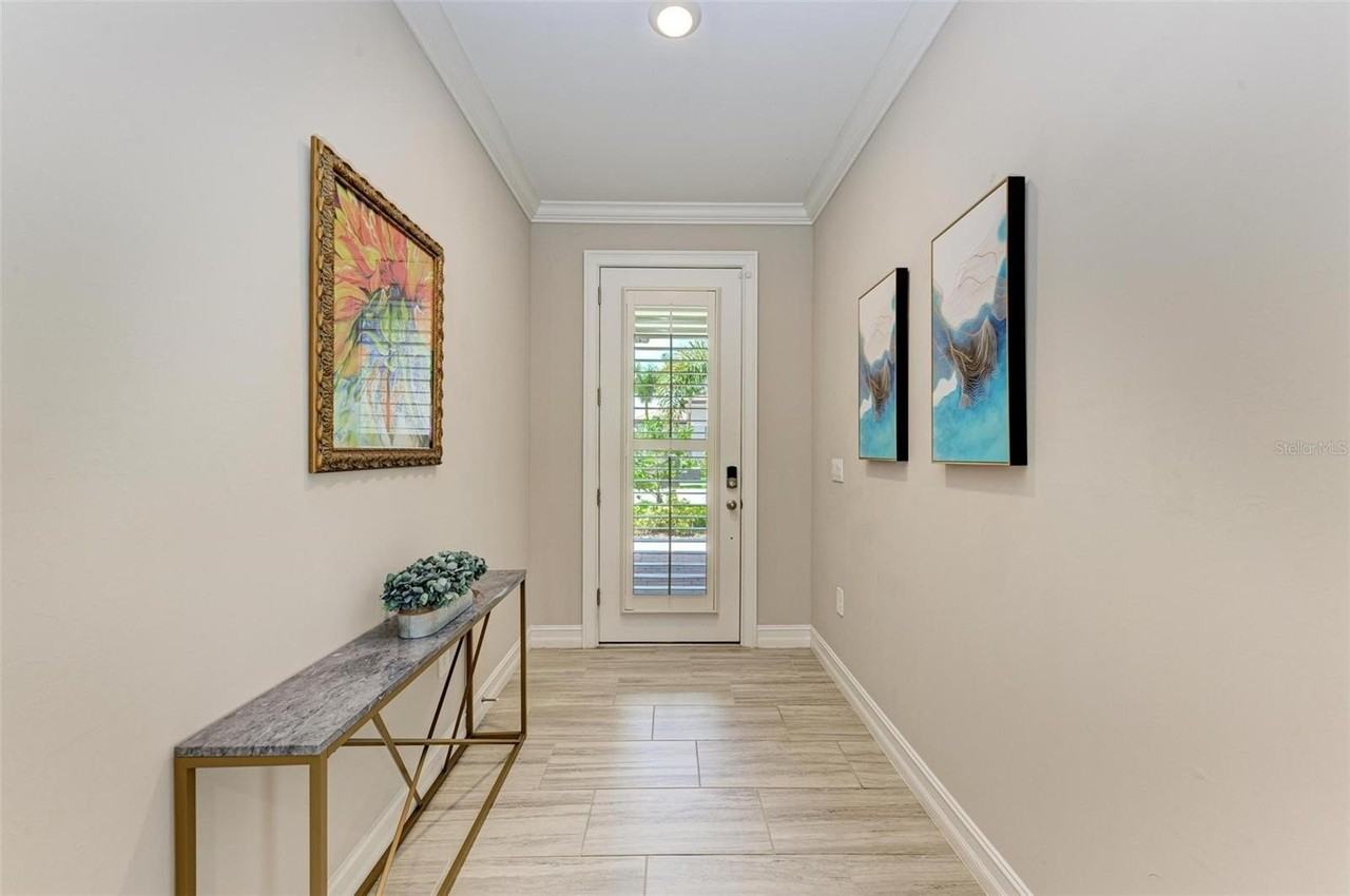 244 Villoresi Blvd - Photo 4 of 50
