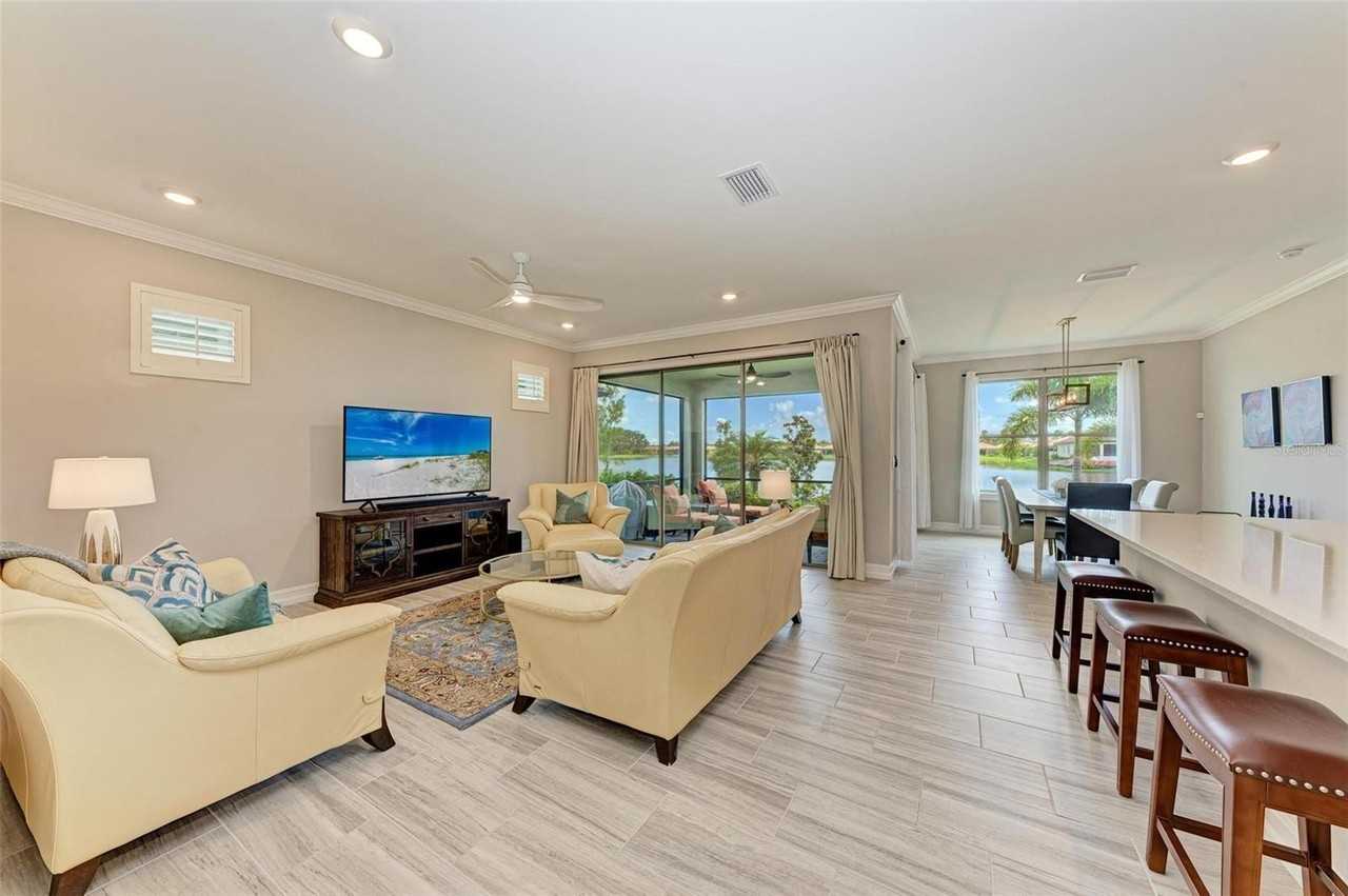 244 Villoresi Blvd - Photo 6 of 50