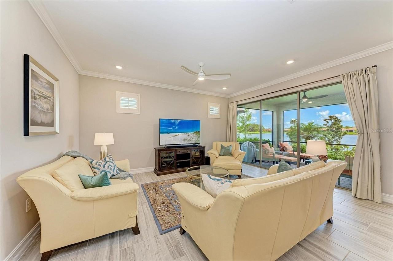 244 Villoresi Blvd - Photo 7 of 50