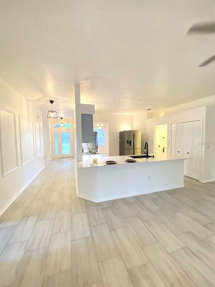 3837 Fallscrest Cir - Photo 2 of 26