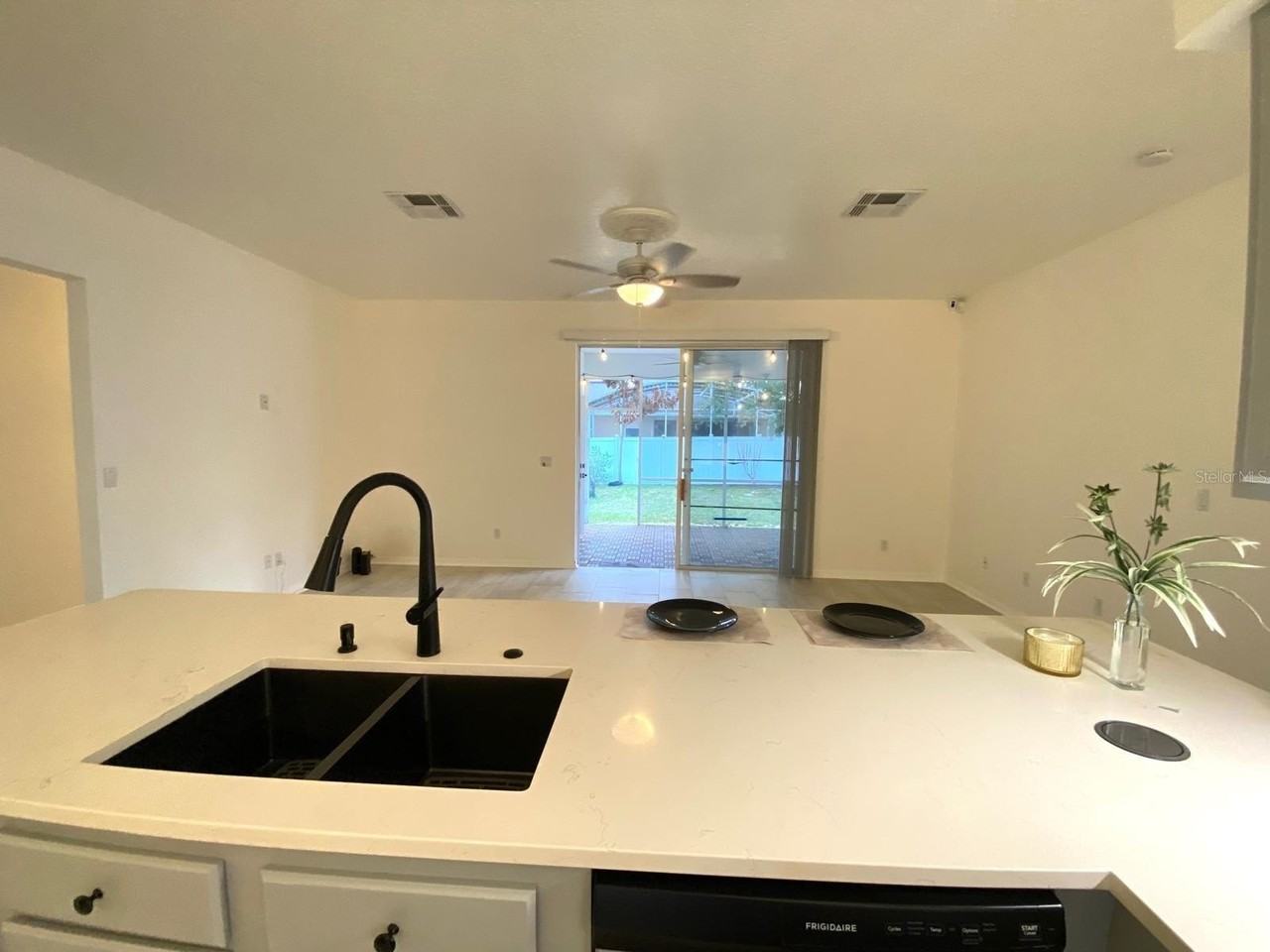 3837 Fallscrest Cir - Photo 6 of 26