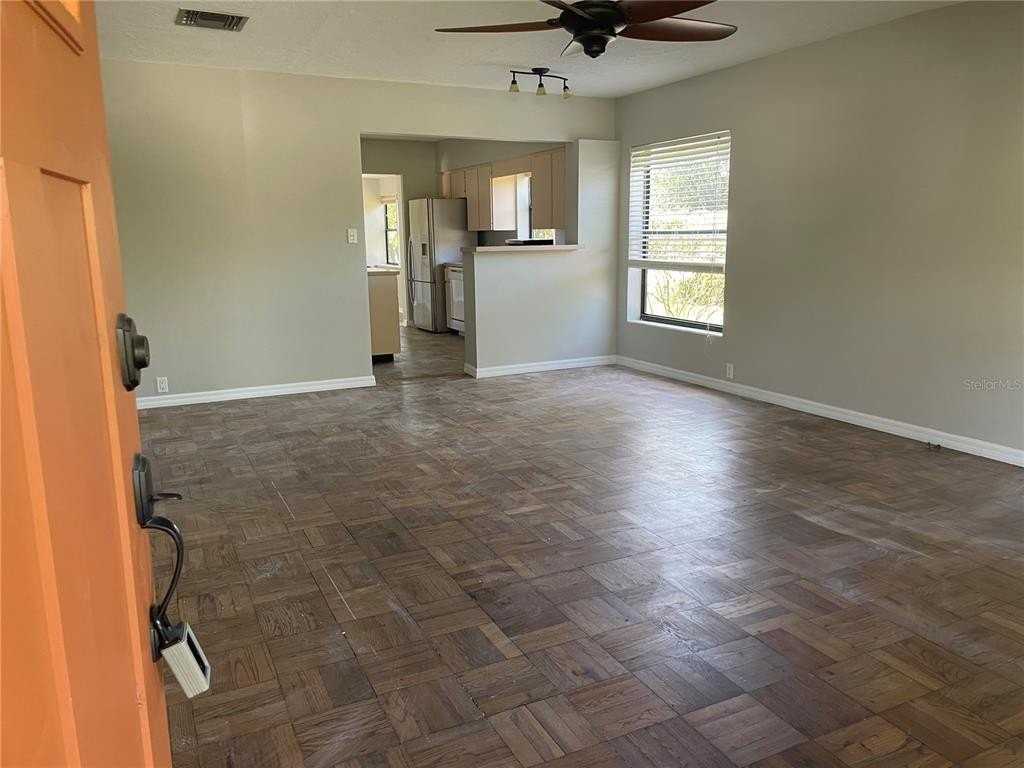 1700 Canton St - Photo 5 of 17