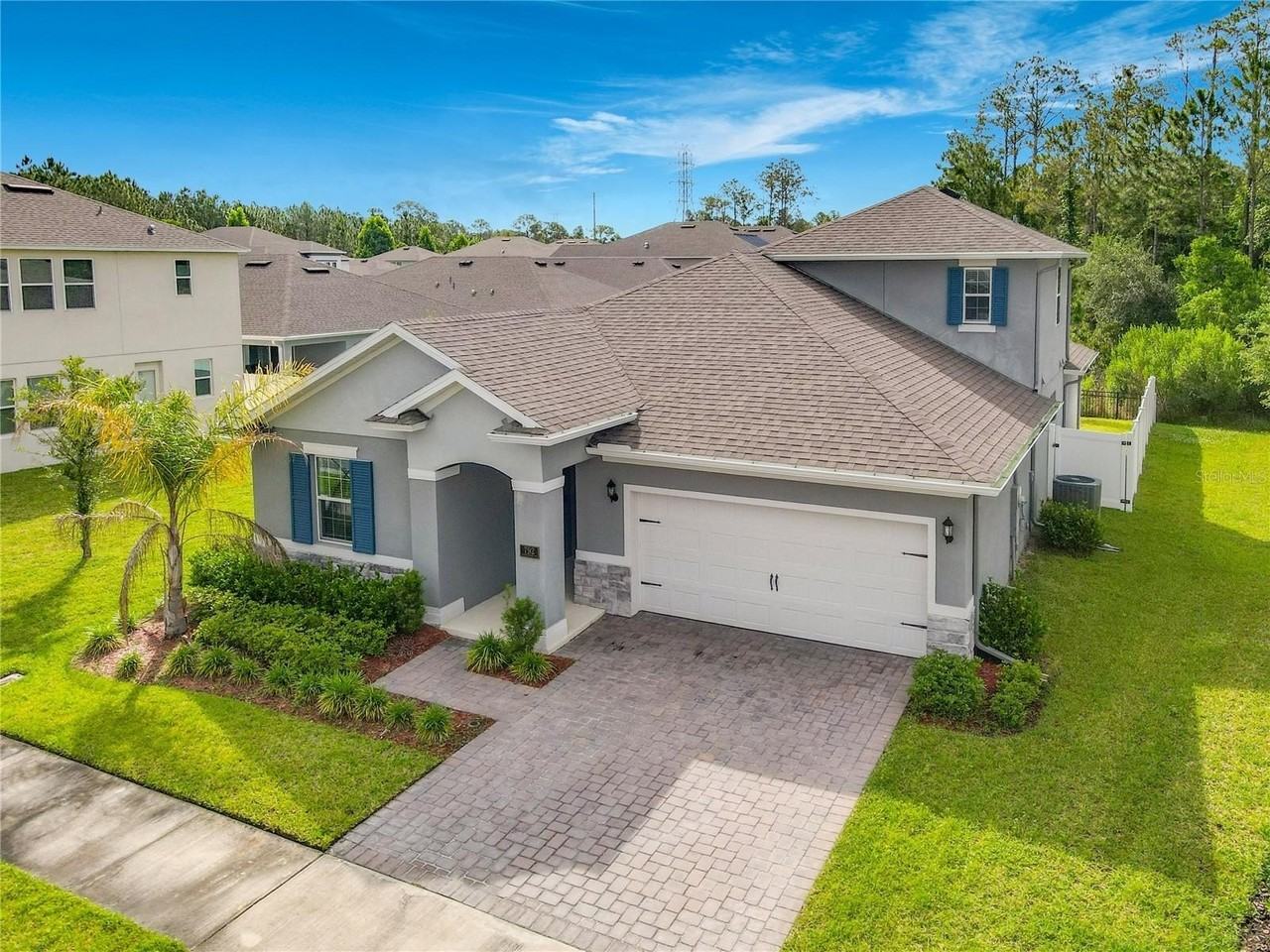 792 Hyperion Dr - Photo 3 of 50