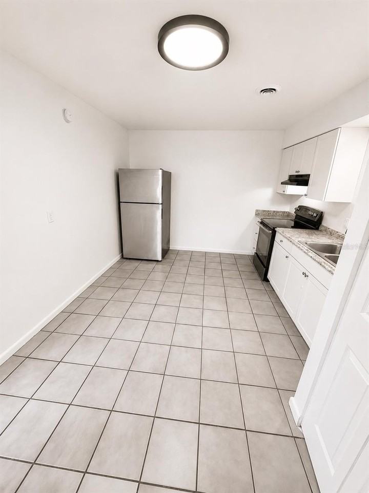 1703 Ne 71st St - Photo 7 of 15