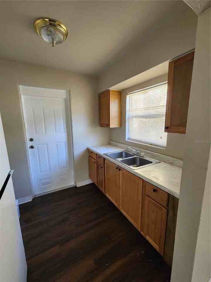 2219 Highland St S #1 - Photo 3 of 7