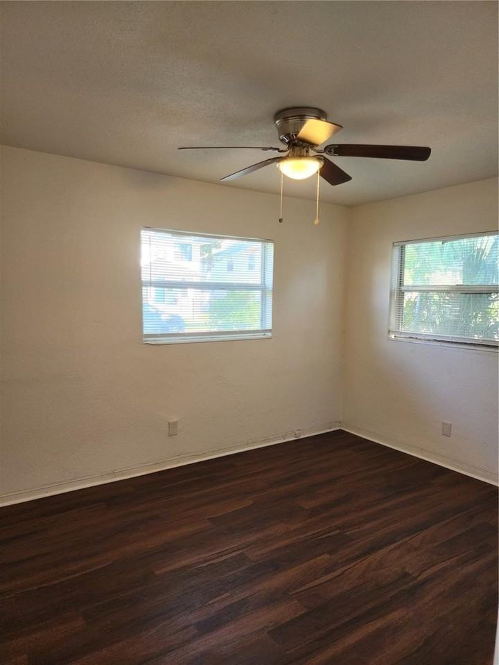 2219 Highland St S #1 - Photo 6 of 7