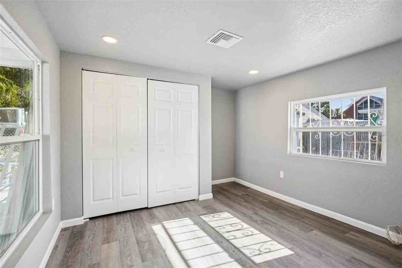 1911 22nd Ave S - Photo 6 of 19