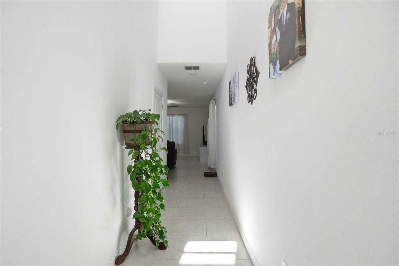 13712 Newbridge St - Photo 3 of 25