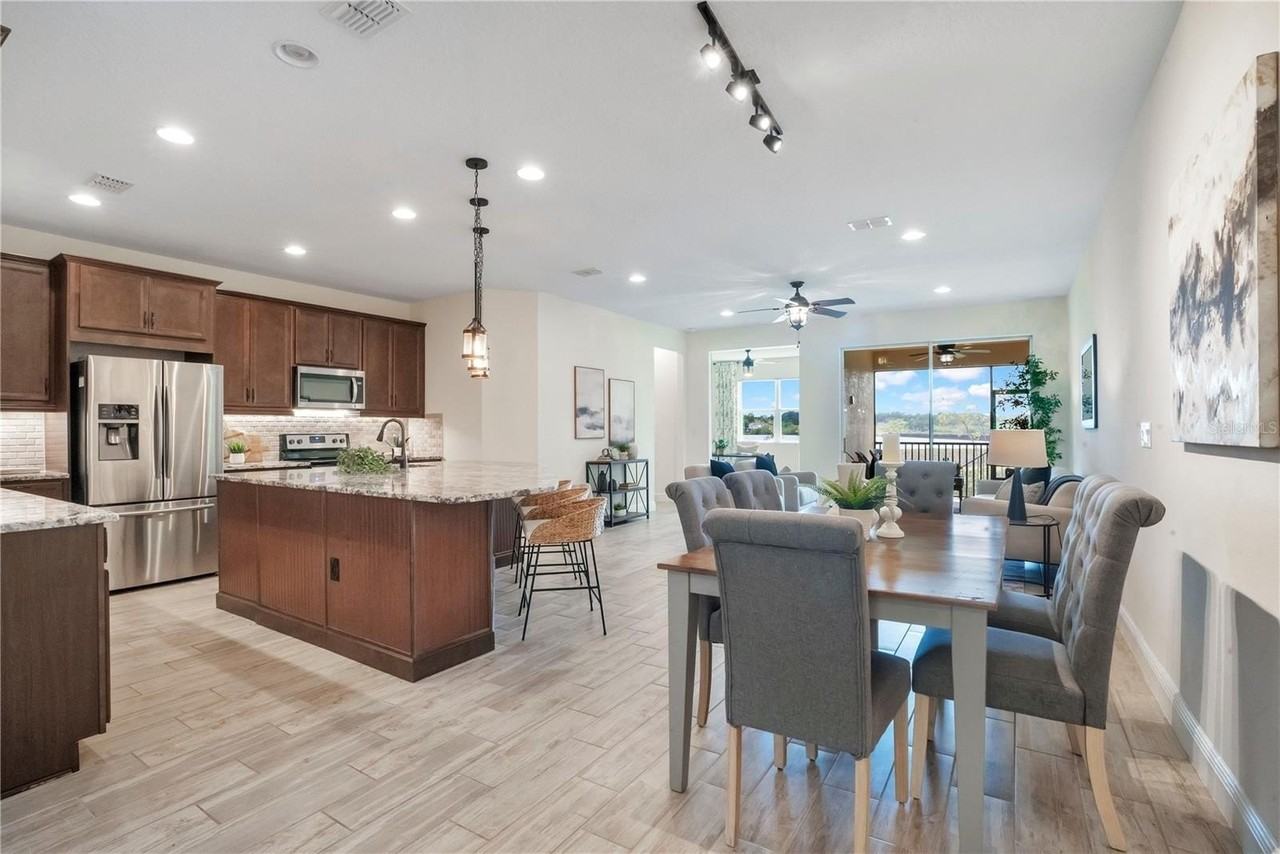 9009 Palm Key Ave - Photo 2 of 34