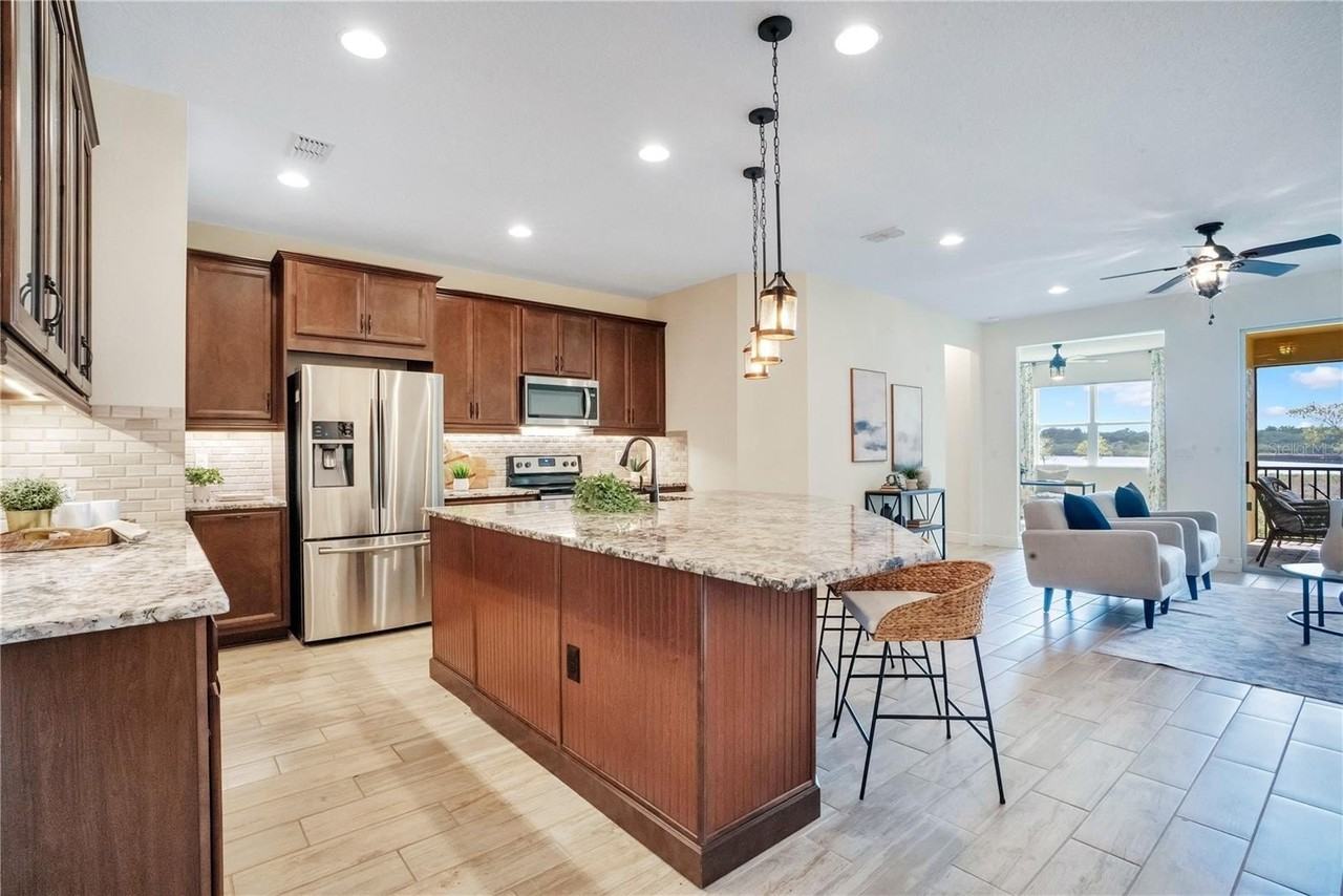 9009 Palm Key Ave - Photo 3 of 34