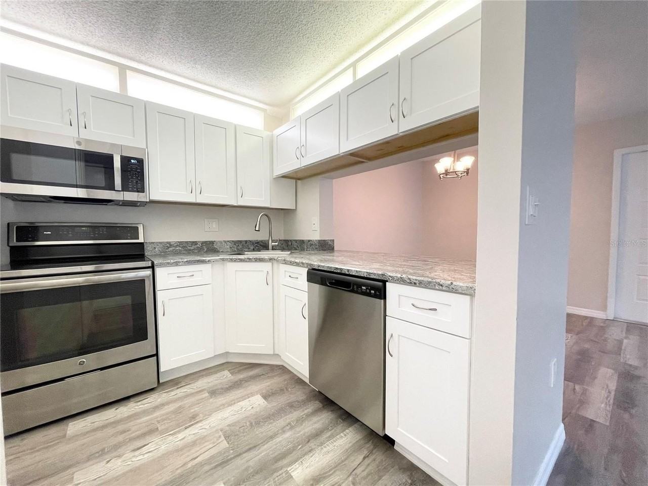 1182 Pine Ridge Cir W #C2 - Photo 5 of 30