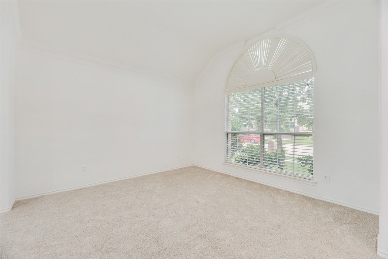 608 Regency Trl - Photo 7 of 28
