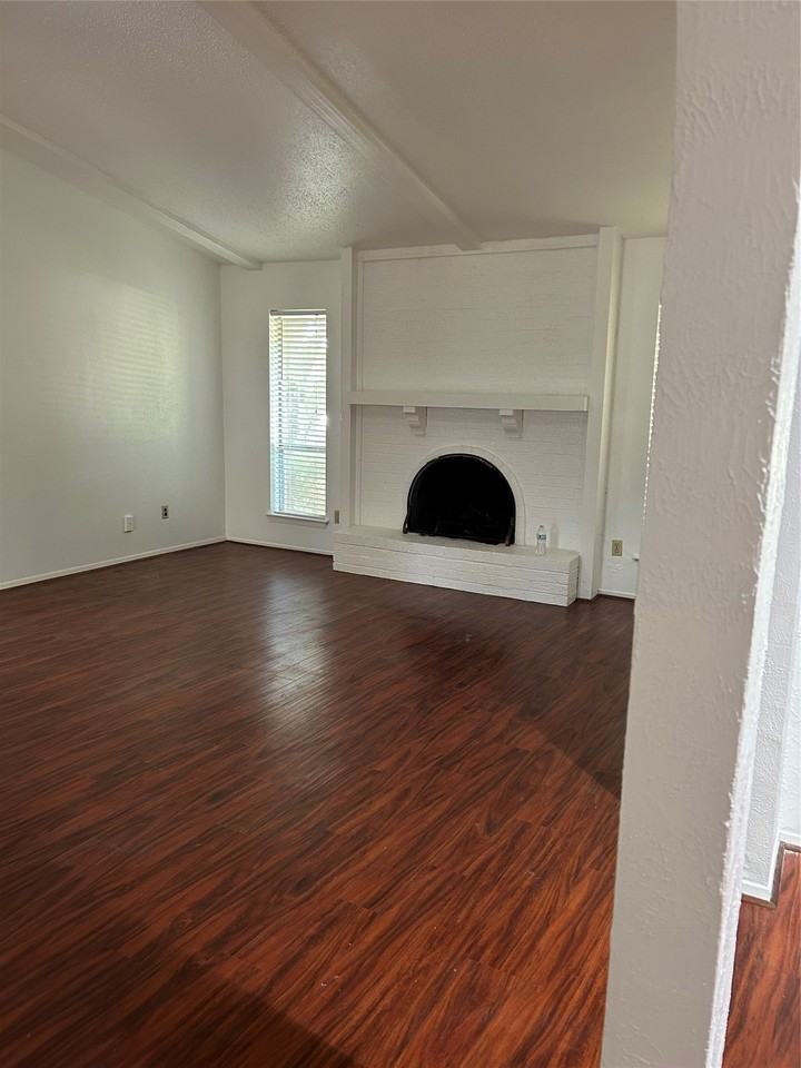 3513 Claymore Dr - Photo 3 of 11
