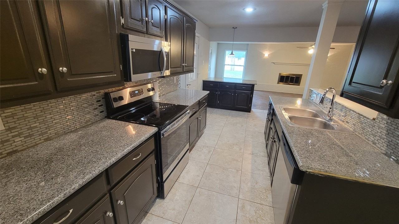 5613 Ammons St - Photo 2 of 28
