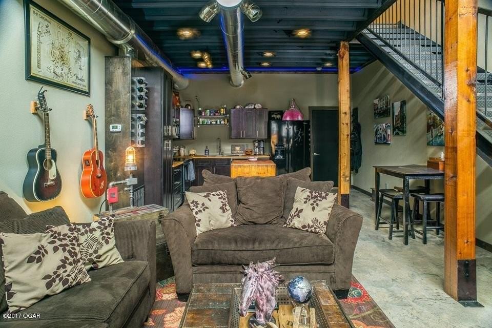 1804 S Joplin Ave - Photo 2 of 10
