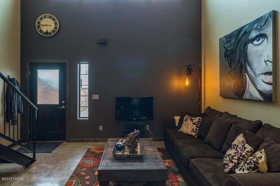 1804 S Joplin Ave - Photo 3 of 10