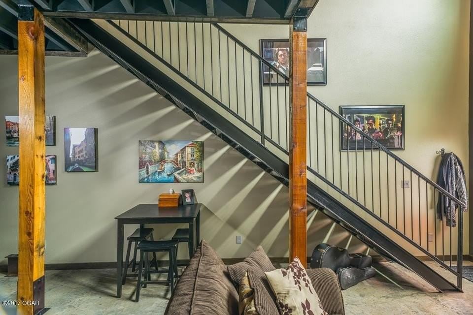 1804 S Joplin Ave - Photo 4 of 10