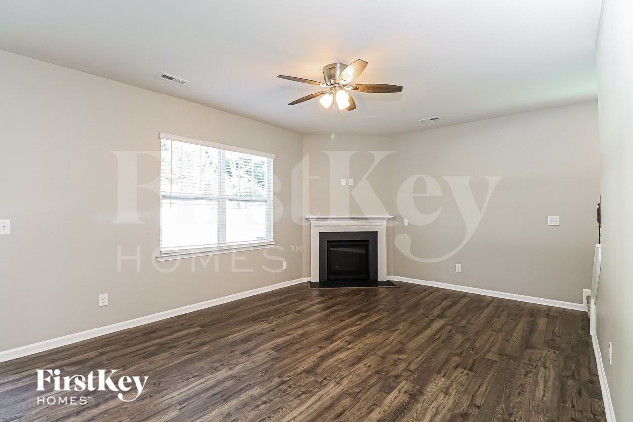 5048 Deisy May Ln - Photo 3 of 19
