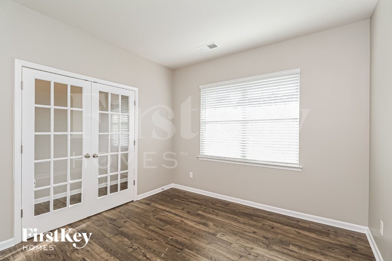 5048 Deisy May Ln - Photo 5 of 19