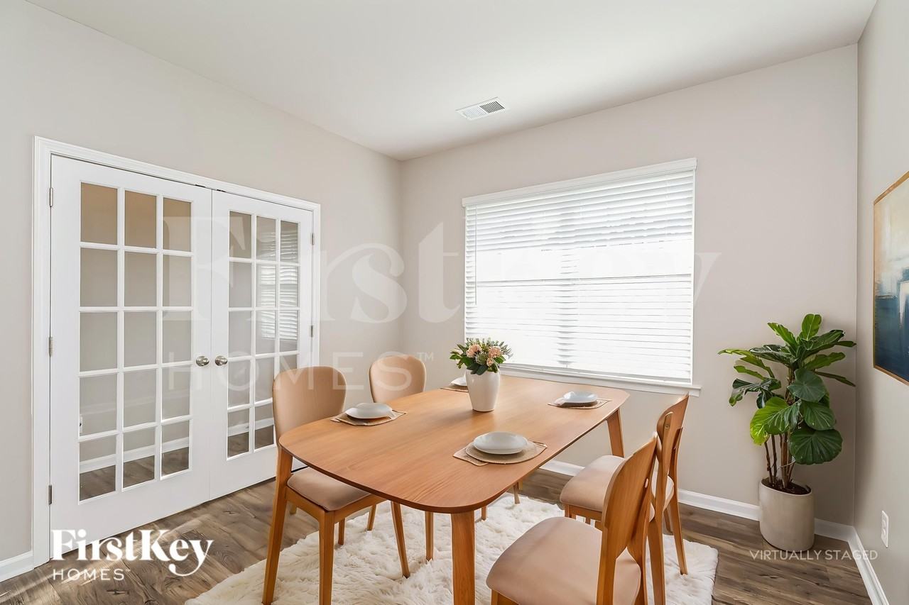 5048 Deisy May Ln - Photo 6 of 19