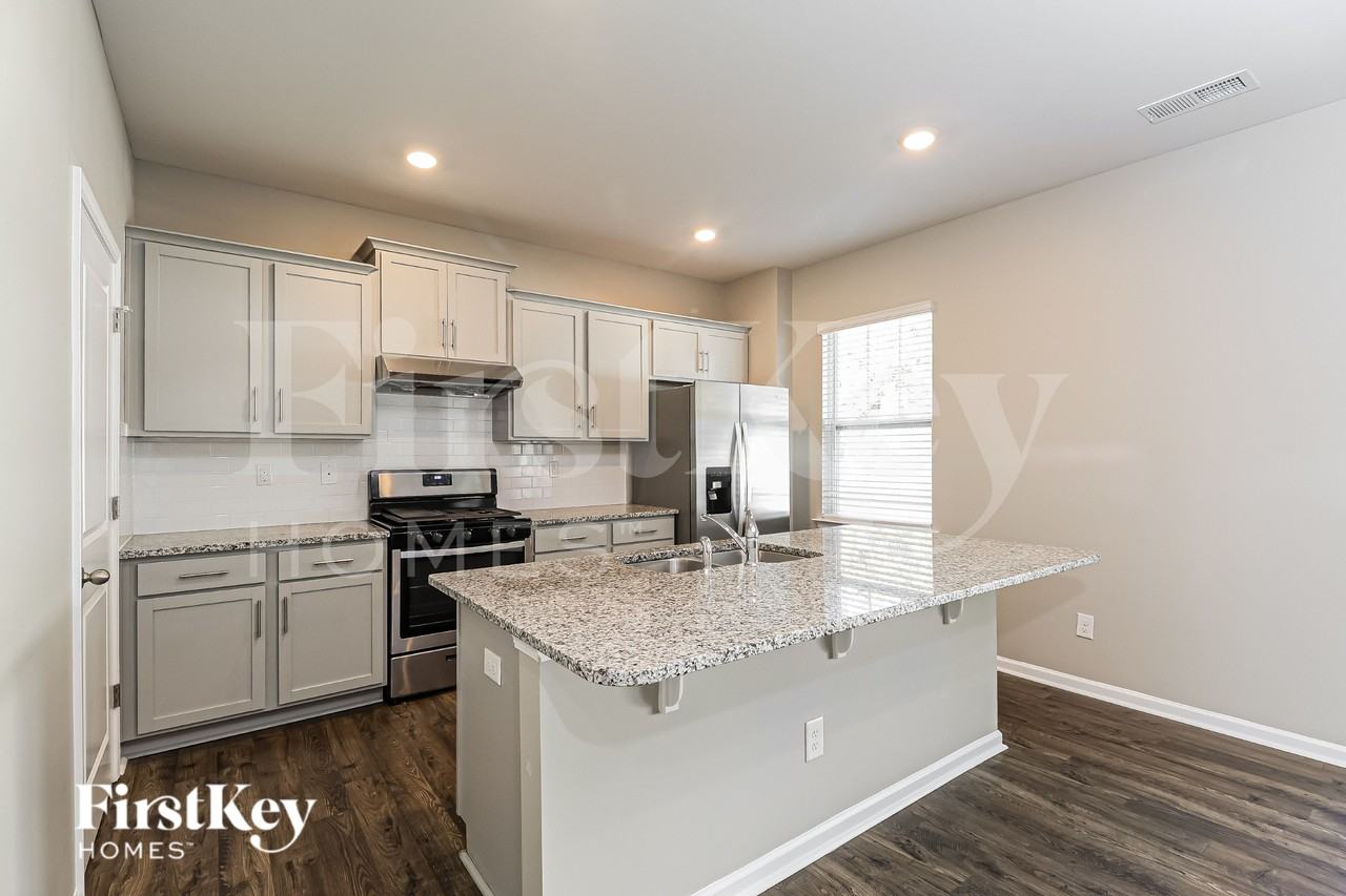 5048 Deisy May Ln - Photo 7 of 19
