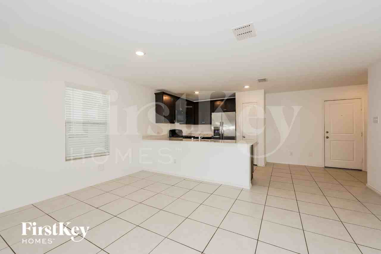 305 Dry Canyon Way - Photo 7 of 19