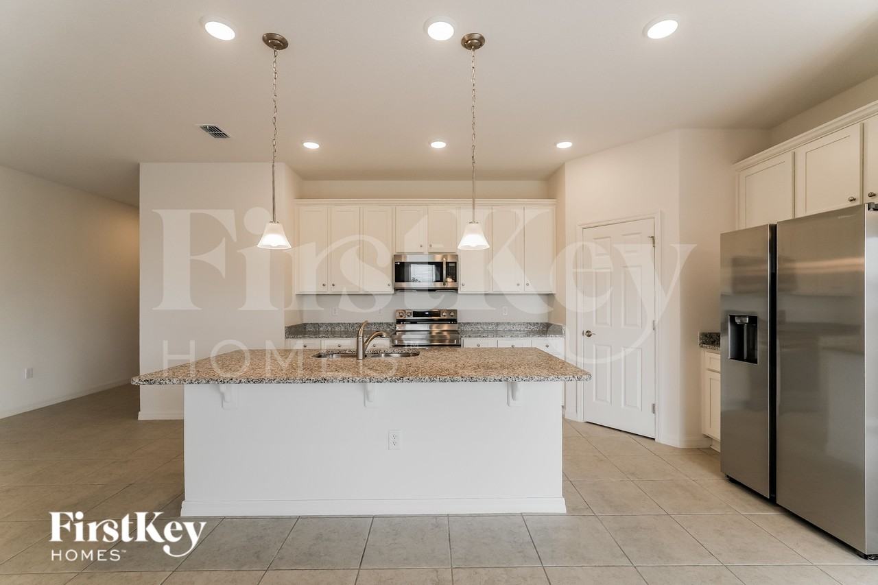 597 Crown Rose Dr - Photo 5 of 17