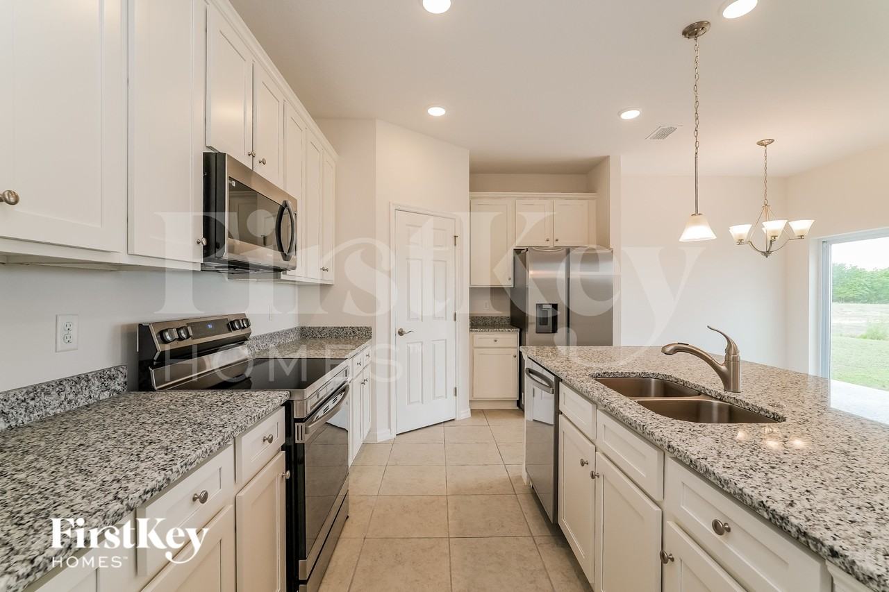 597 Crown Rose Dr - Photo 7 of 17