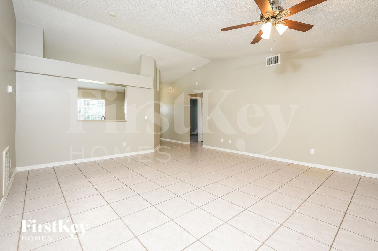 6363 Brack St - Photo 4 of 16