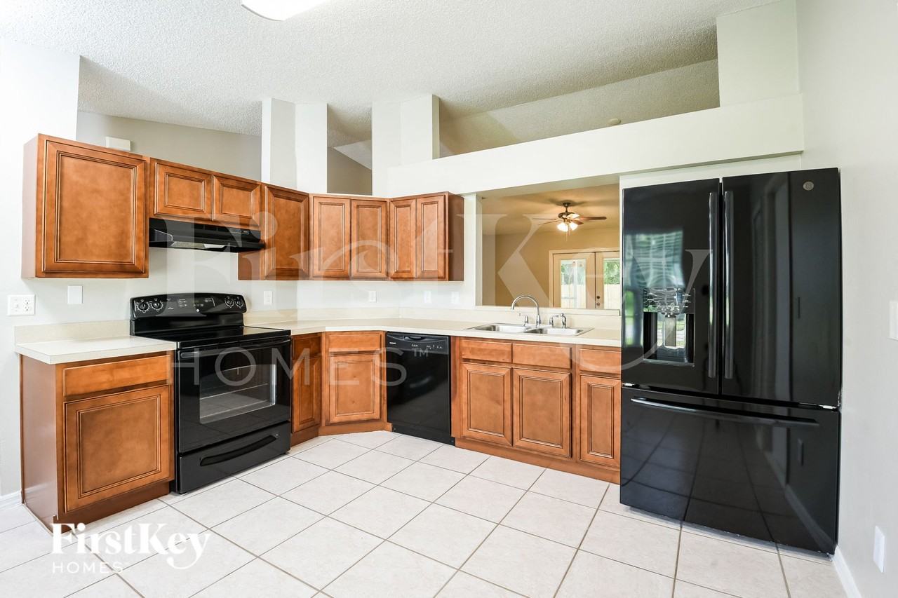 6363 Brack St - Photo 5 of 16