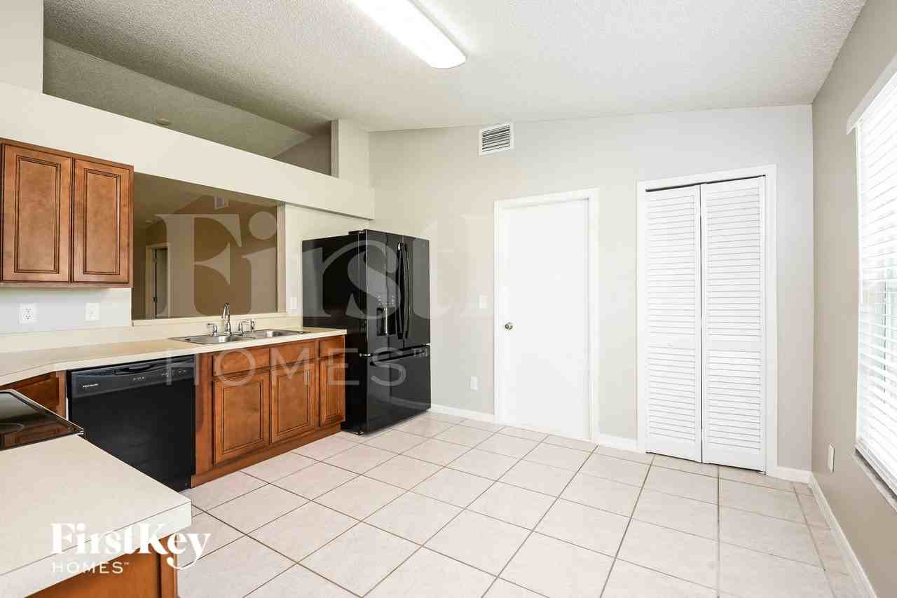 6363 Brack St - Photo 6 of 16