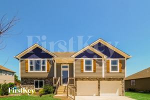 featured image of 811 S Sunset Ln