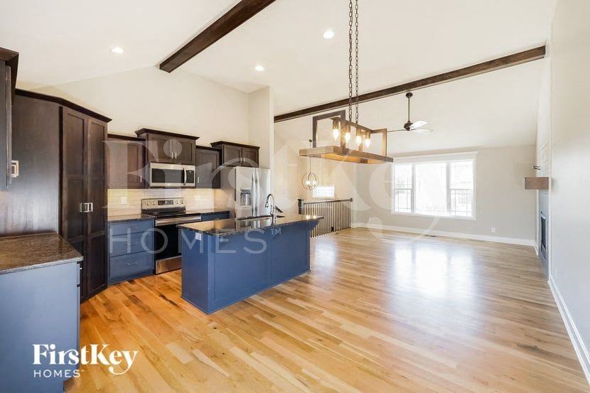 811 S Sunset Ln - Photo 5 of 15