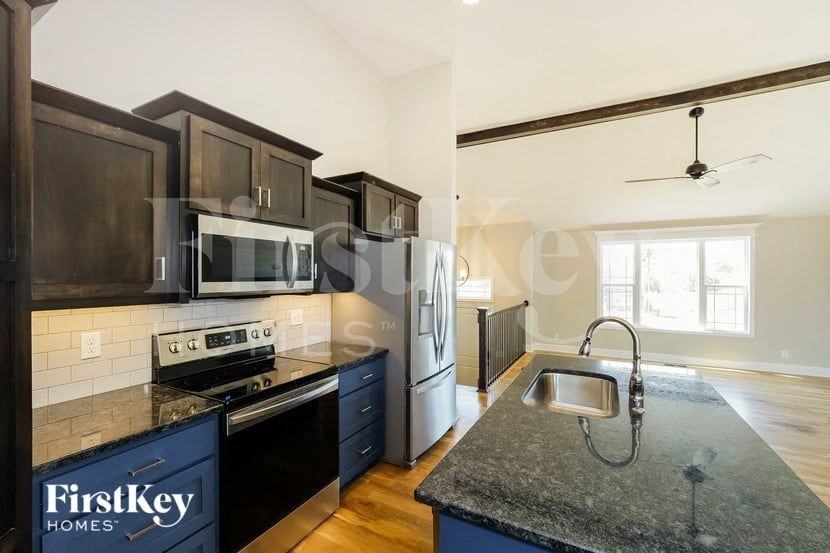 811 S Sunset Ln - Photo 6 of 15